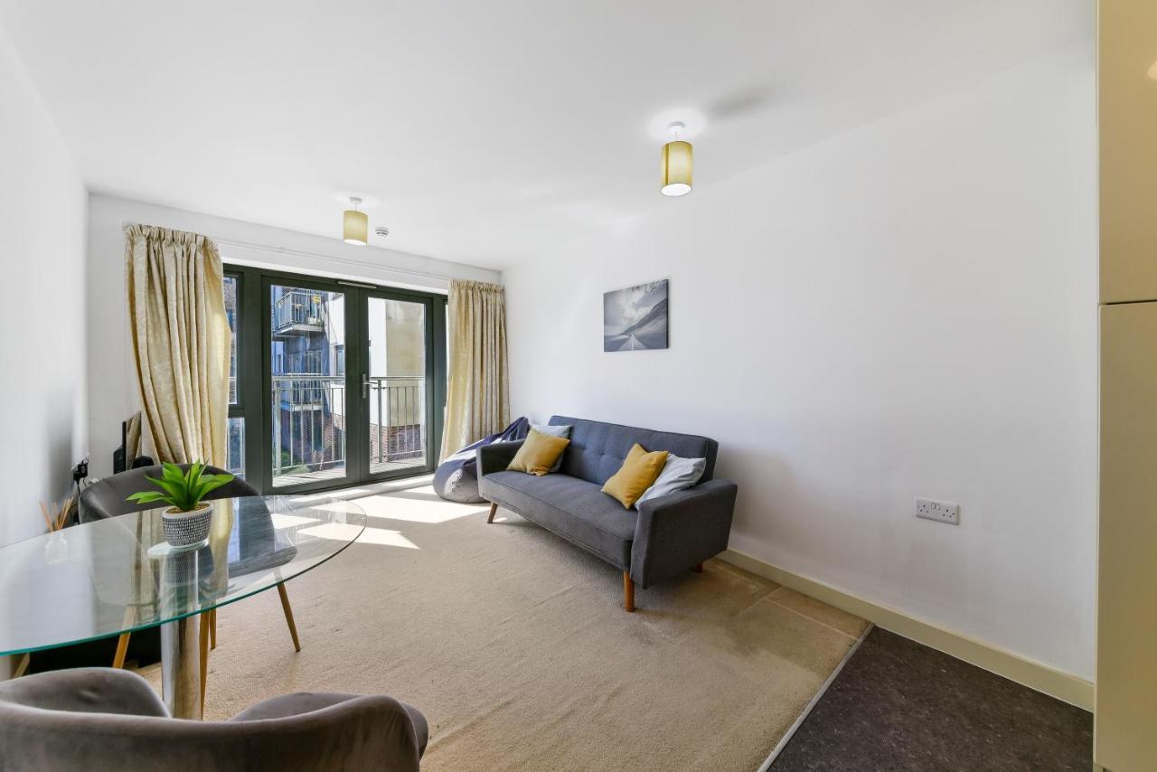 Luxe 1 Bed Flat 5 Mins To Stratford - Free Parking Apartment London Bagian luar foto