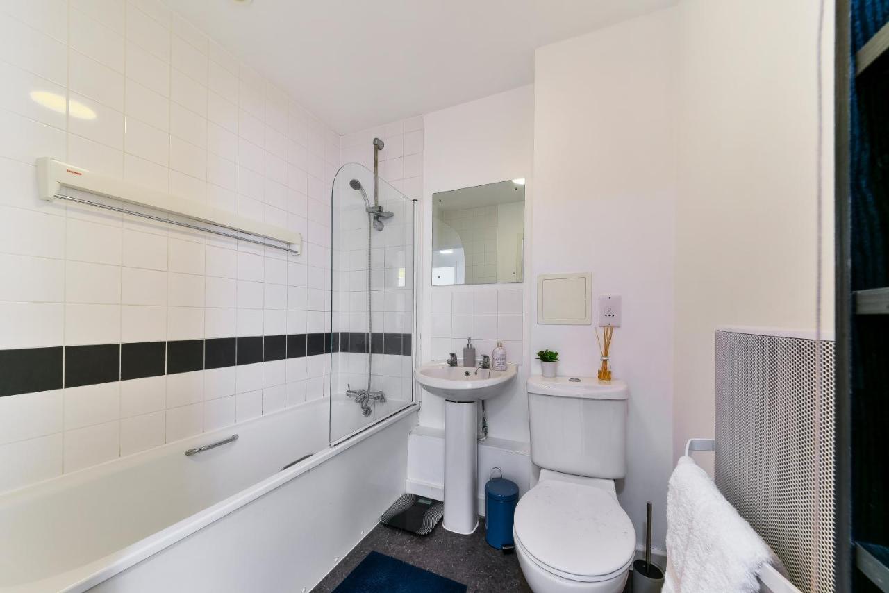 Luxe 1 Bed Flat 5 Mins To Stratford - Free Parking Apartment London Bagian luar foto